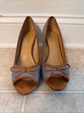 Nine West Women's Blue and Tan Peep-Toe Heels